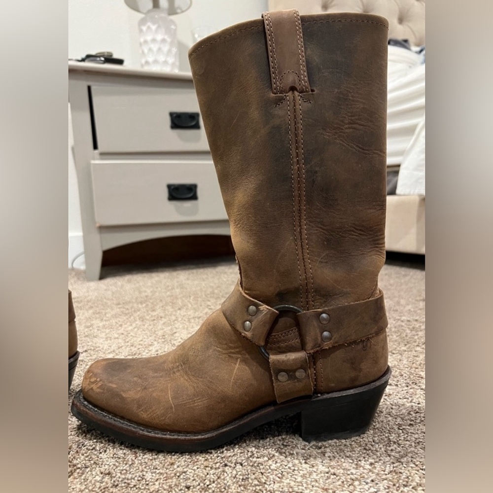 Harness boots, Frye type